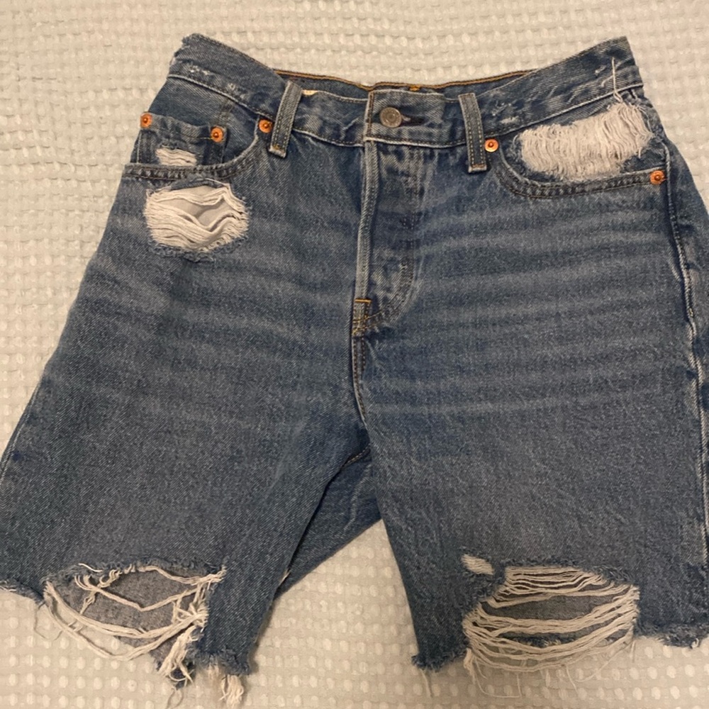 Levi’s dad shorts size 25
